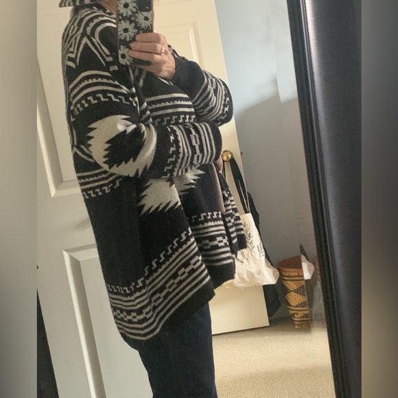 BCBG super cozy sweater - Picture 5 of 5